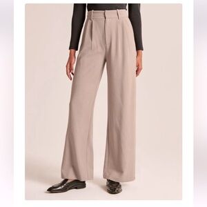NWT Daisy Grace Wide Leg Trousers Taupe M